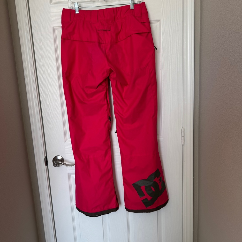DC women's snowboard pants, size small